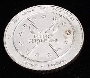 lot 15 image: 1 TROY OZ. .999 FINE SILVER US SECOND CENTENNIAL ROUND
