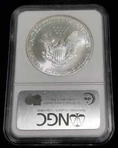 lot 21 image: 2006 AMERICAN SILVER EAGLE 1 TROY OZ. .999 FINE SILVER MS68 NGC