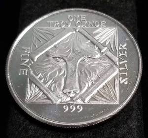 lot 26 image: 1 TROY OZ. .999 FINE SILVER PANDA DESIGN