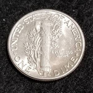 lot 49 image: 1945 US MERCURY SILVER DIME BU