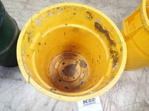 lot 45 image: 55 Gallon Trash Can Plastic