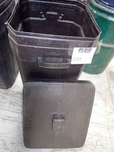 lot 77 image: 55 gallon Trash Can Plastic on wheels