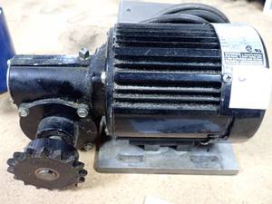 lot 60 image: Gearmotor  see photos