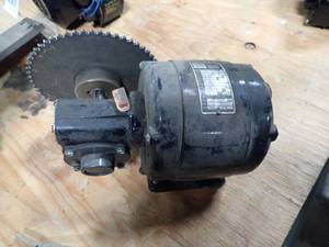 lot 107 image: Bodine FRACTIONAL HORSEPOWER GEARMOTOR 18 HP