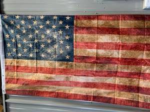 lot 84 image: United States of America Vintage Looking 3 x 5 Flag