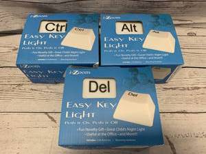 lot 115 image: Lot of 3 Easy Lights $42 retail