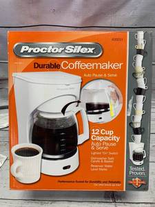 lot 128 image: 12 Cup Coffee Maker with Auto Pause