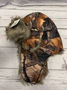 lot 7 image: Camo Faux Fur Bomber Hat