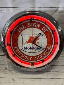 lot 117 image: Mobile Gas Neon 15 Clock
