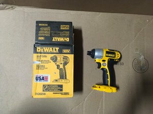 lot 111 image: DEWALT 18-Volt 14 in. (6.4 mm) Cordless Impact Driver (Tool-Only) not used