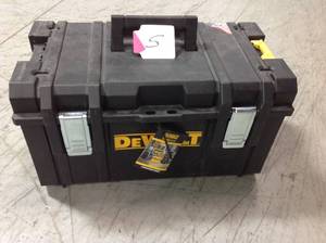lot 5 image: Dewalt ToughSystem DS300 22 in. Large Tool Box  in good condition