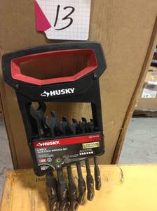 lot 13 image: Husky 100-Position Flex-Head Ratcheting Wrench Set SAE (6-Piece)  in good condition