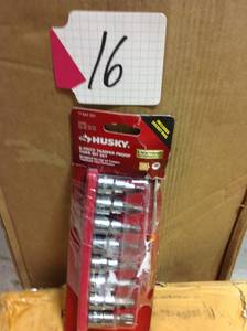 lot 16 image: Husky 38 in. Drive Tamper Proof Torx Bit Socket Set (8-Piece)  in good condition