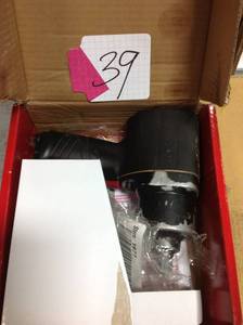 lot 39 image: Husky 800 ft.lbs. 12 in. Impact Wrench  in good condition