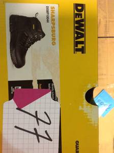 lot 77 image: DEWALT Mens Sharpsburg Waterproof 6 Work Boots - Steel Toe - Black Full Grain Size 10.5(W) not used