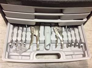 lot 79 image: Worker 4-Drawer Tool Chest with 105-Piece Tool Kit  in good condition