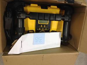 DEWALT 2800 Peak Amp Jump Starter 1000-Watt Power Inverter with Digital Compressor in good condition