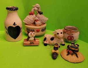 Americana farm knick-knacks