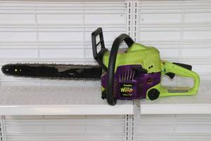 lot 1 image: Poulan Wild Thing 18 Chain Saw
