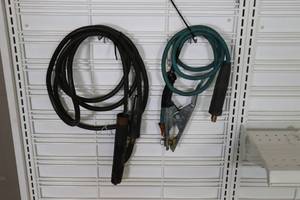 lot 19 image: Welding Cables