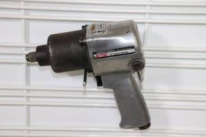lot 24 image: MATCO 12 Air Impact
