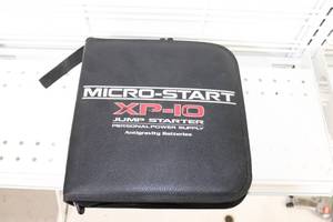 lot 84 image: micro-start xp-10 jump pak