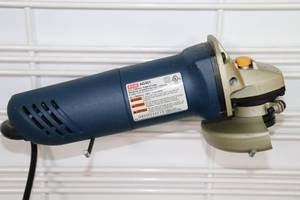 lot 97 image: Ryobi 4 Grinder AG401 in box