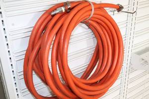 lot 130 image: 38 Rubber Air Hose