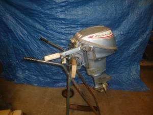 lot 1 image: Evinrude 9.5 Hp Outboard Motor
