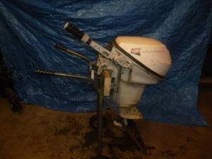 lot 8 image: Johnson 9.5 Hp Outboard