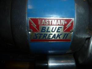 lot 29 image: Eastman Blue Streak II Fabric Knife