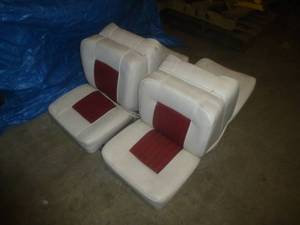 lot 34 image: Crestliner Double Seat Set