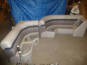 lot 44 image: Bennington Pontoon Corner Set