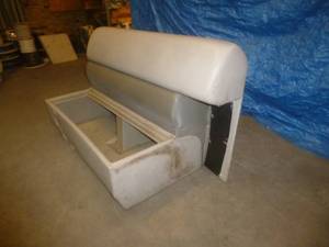 lot 46 image: Bennington Pontoon 52 Base