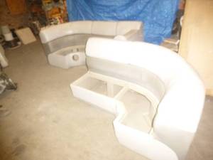 lot 49 image: Bennington Pontoon Bow Set