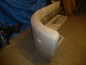 lot 51 image: Bennington Pontoon Corner Lay Back Unit