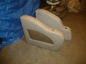 lot 53 image: Bennington Pontoon Arm Rests