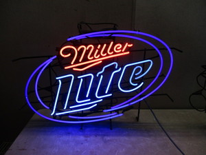lot 2 image: Miller Lite Beer Sign