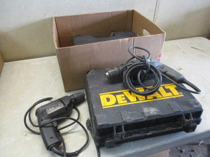 lot 30 image: Tool cases and Drills
