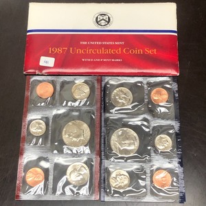 lot 41 image: 1987 Uncirculated P&D-Mint Coin Set...