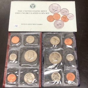 lot 42 image: 1989 Uncirculated P&D-Mint Coin Set...