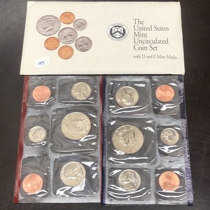 lot 44 image: 1992 Uncirculated P&D-Mint Coin Set...