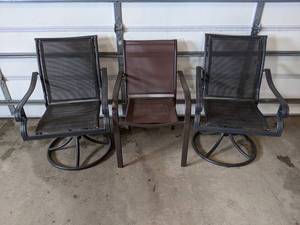 lot 25 image: 3 Patio Chairs