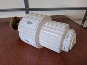 lot 26 image: Antique Light Fixture