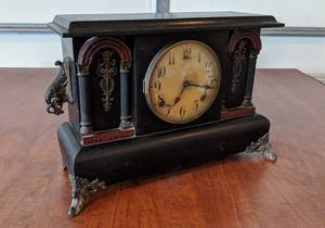 lot 31 image: Antique Mantle Clock