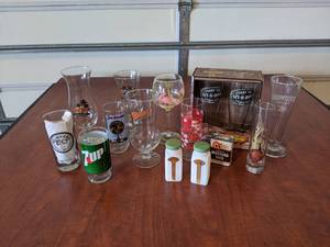lot 36 image: Collector Glass Lot 1