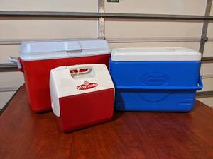 lot 47 image: 3 Piece Cooler Lot