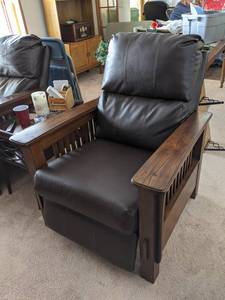 lot 6 image: Ashley Furniture Mission Style Santa Fe Recliner, Style 1990126