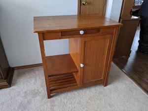 lot 14 image: Kitchen Island Unit