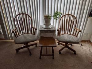 lot 55 image: 2 Chairs, Coffee Table, and Plant
